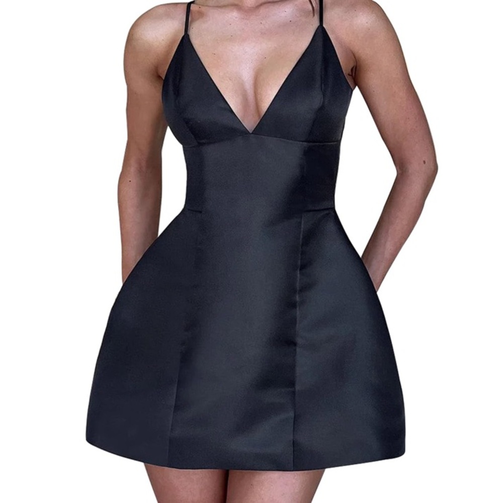 Elegant Black Sleeveless Dress